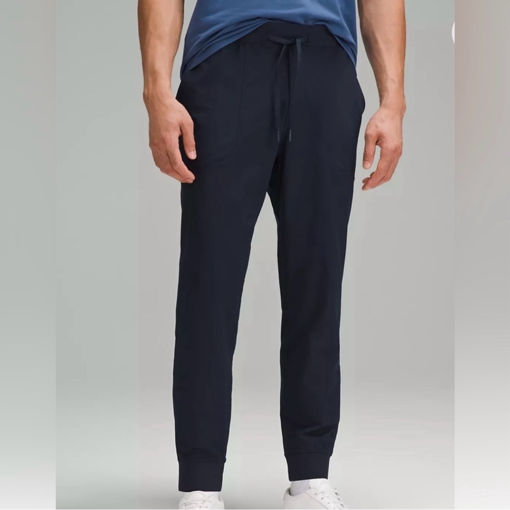 Lululemon Men’s ABC Joggers Navy Blue Size L 29” Inseam